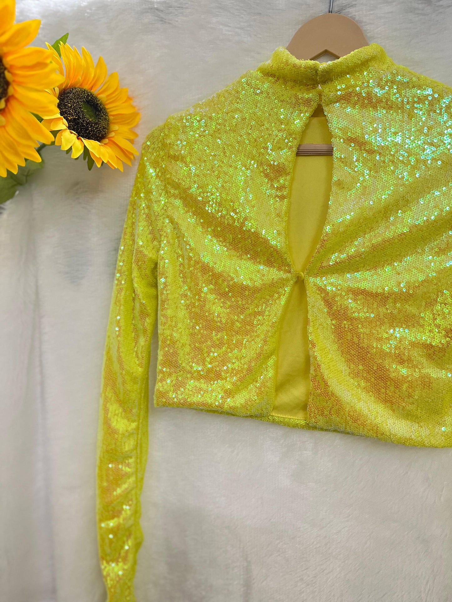 06. Beautiful Neon Yellow Crop-Top