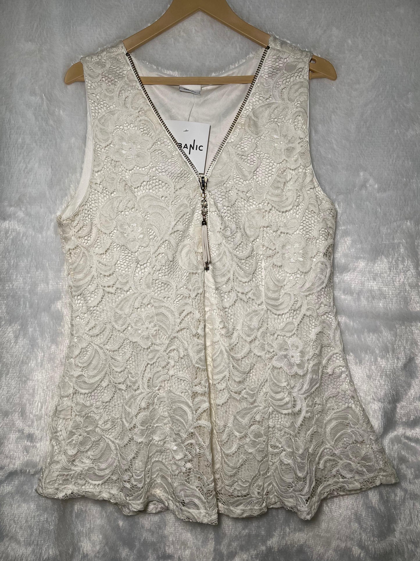 Delicate White Lace Sleeveless Blouse