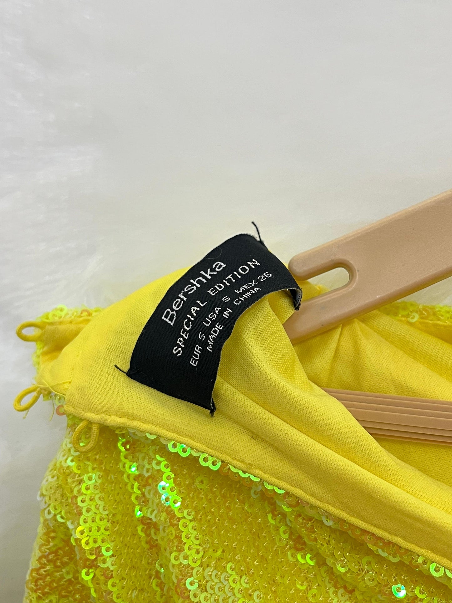 06. Beautiful Neon Yellow Crop-Top
